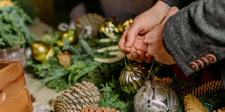 Kurz výroby adventních věnců a svícnů vč. občerstvení v centru Prahy: 1-2 os.