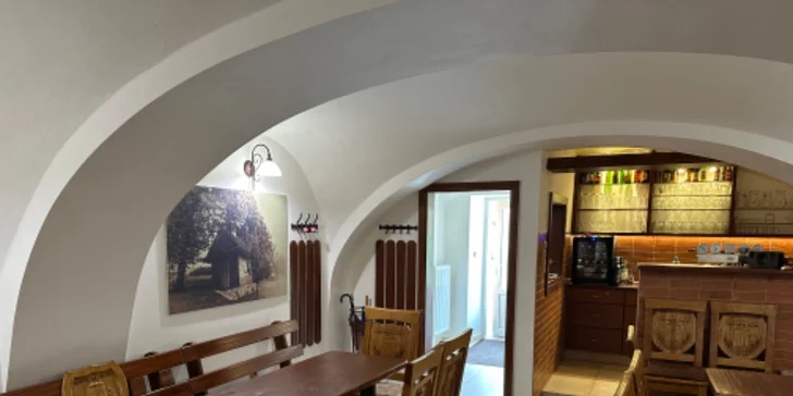 Privátní pivní lázně pro 1 nebo 2 osoby: koupel, sauna, neomezené pití piva i možnost občerstvení