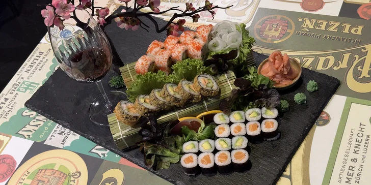 Pestré sushi sety v centru Ostravy: 30 nebo 66 ks, losos, tempura, avokádo, tuňák aj.