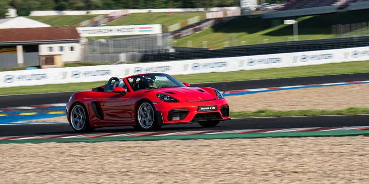 Adrenalin na závodním okruhu v Porsche Spyder RS: Most, Brno, Hradec či Sosnová