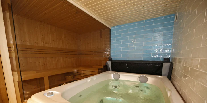 Historický penzion v Rožmberku: přímo u řeky, možnost snídaně i s vínem a privátní wellness