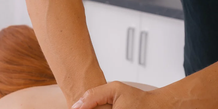 90–120min. relaxační tělový rituál: peeling, maska, masáž zad a odpočinek v relaxační místnosti