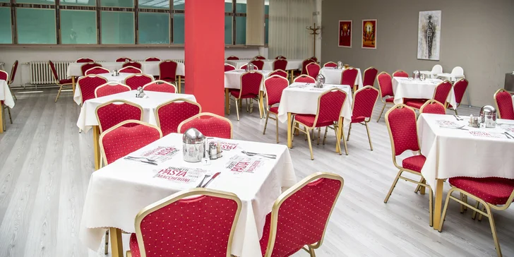Tříchodové menu a wellness pro dva: srnčí medailonky i suflé a k tomu božský relax