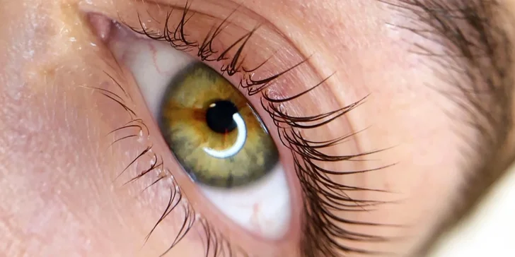 Krásný pohled: lash lifting s možností barvení obočí nebo laminací