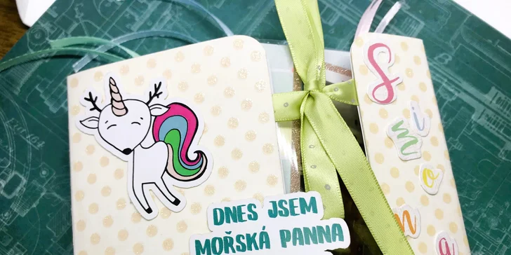 Individuální tvořivé kurzy: minialbum, pop-up z papíru, přáníčko, dekorování textilu nebo šperky z korálků