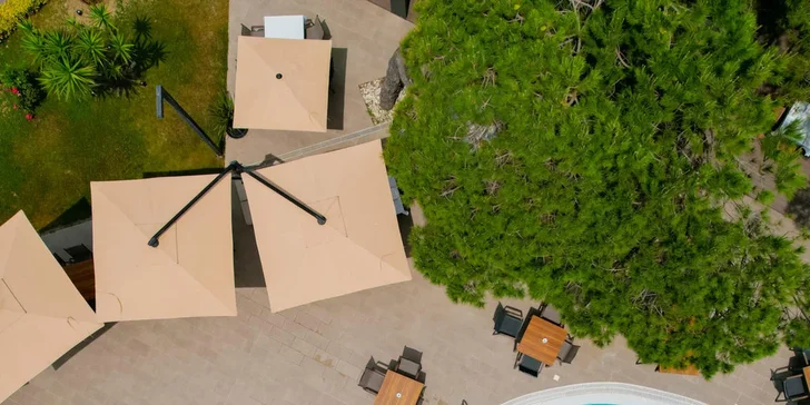 Letecky do Albánie: 4* Hotel Supreme přímo u Jadranu, all inclusive