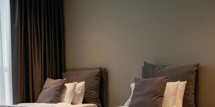 Letecky do Albánie: 4* Hotel Supreme přímo u Jadranu, all inclusive