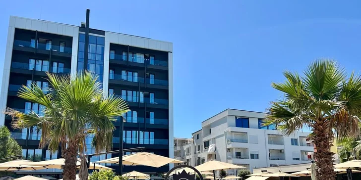 Letecky do Albánie: 4* Hotel Supreme přímo u Jadranu, all inclusive
