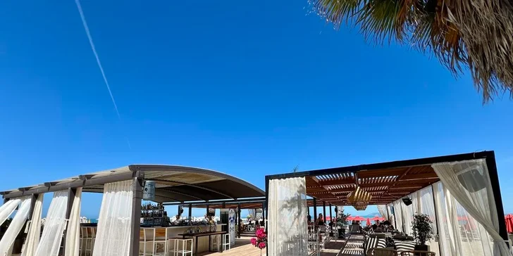 Letecky do Albánie: 4* Hotel Supreme přímo u Jadranu, all inclusive
