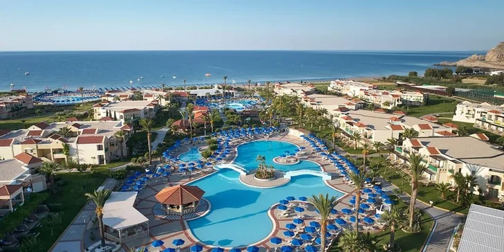 Dovolená na Rhodosu: letenka, all inclusive, šest bazénů, moře u hotelu i pestrý animační program