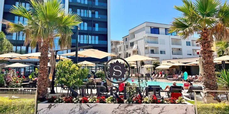 Letecky do Albánie: 4* Hotel Supreme přímo u Jadranu, all inclusive