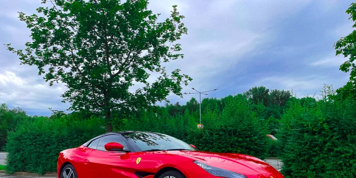 Jízda v ikonickém Ferrari Portofino: až 60 min. adrenalinu, luxusu a rychlosti