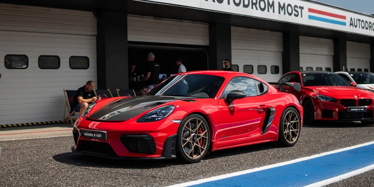 Řízení či spolujízda na závodním okruhu s Porsche GT4 RS Weissach