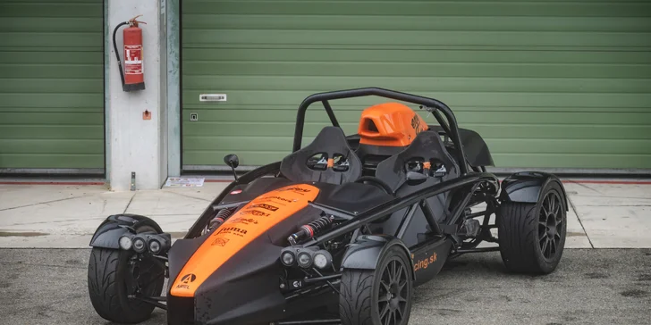 Divoká jízda po Masarykově okruhu v Brně: Ariel atom nebo Formule F4, řízení i spolujízda