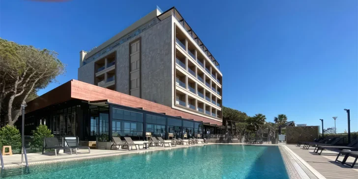 Dovolená v Albánii: Hotel Eter Palace**** přímo u písčité pláže, all inclusive, letenka i transfer