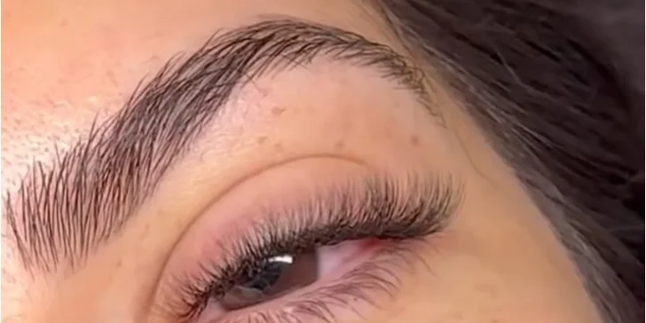 Lash lifting, laminace obočí i prodlužování řas metodou řasa na řasu, 3D nebo 5D