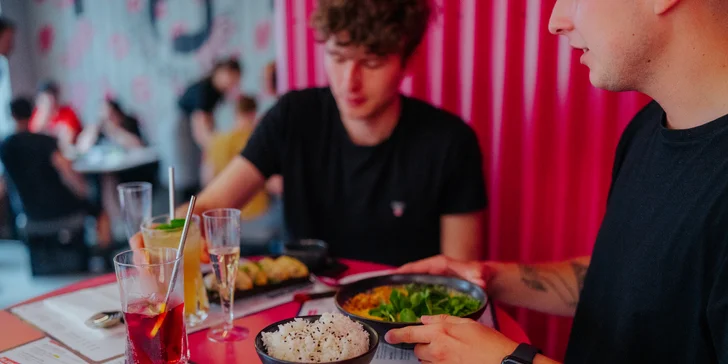 Otevřený voucher do moderního asijského bistra: 250 Kč až 1000 Kč na celé menu vč. nápojů