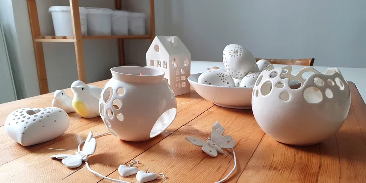 Kurz tvoření z porcelánu pro 1 nebo 2 osoby: šperky, svícny i aromalampy vč. glazování