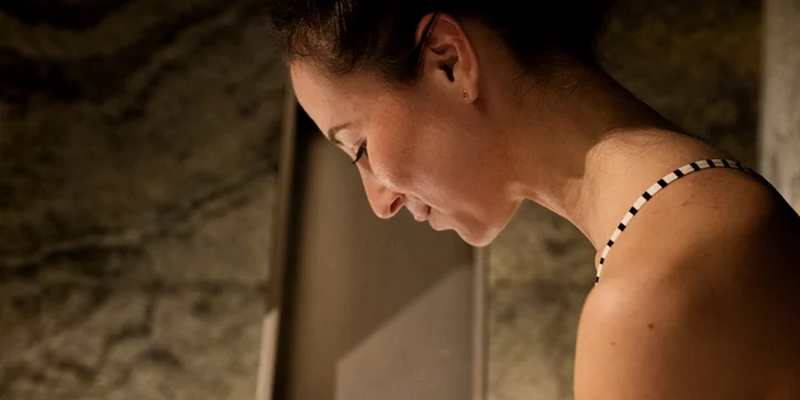 Elegantní privátní wellness pro dva na 2-3 hodiny: vířivka, sauna i lahev prosecca