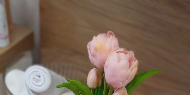 Kukadla jako filmová hvězda: laminace obočí i prodloužení řas metodou řasa na řasu