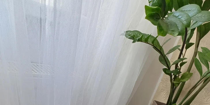 Kukadla jako filmová hvězda: laminace obočí i prodloužení řas metodou řasa na řasu