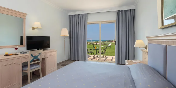 Dovolená na Rhodosu: letenka, all inclusive, šest bazénů, moře u hotelu i pestrý animační program
