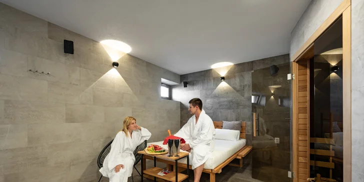 2 hodiny v privátním wellness pro dva: finská nebo bio (tropická) sauna i vířivka