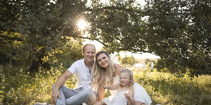 Venkovní lifestyle focení jednotlivce, páru i rodiny s dětmi a domácími mazlíčky