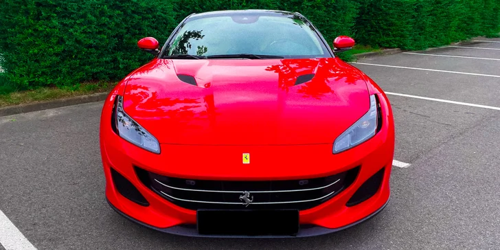 Jízda v ikonickém Ferrari Portofino: až 60 min. adrenalinu, luxusu a rychlosti