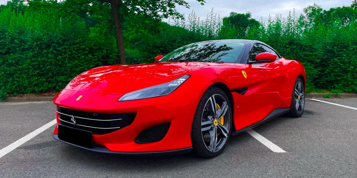 Jízda v ikonickém Ferrari Portofino: až 60 min. adrenalinu, luxusu a rychlosti