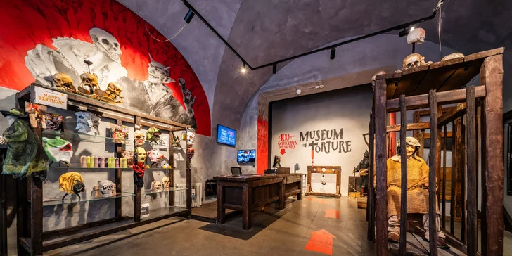 Expozice mučicích nástrojů v Museu Tortury: vstupy pro rodiny i jednotlivce