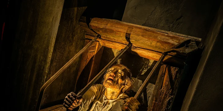 Expozice mučicích nástrojů v Museu Tortury: vstupy pro rodiny i jednotlivce