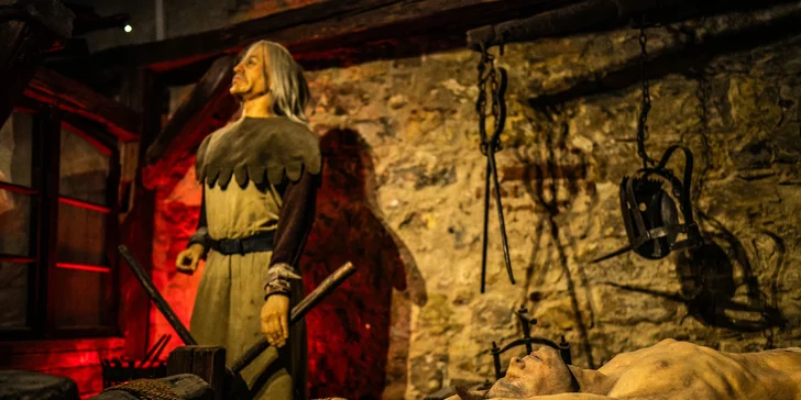 Expozice mučicích nástrojů v Museu Tortury: vstupy pro rodiny i jednotlivce
