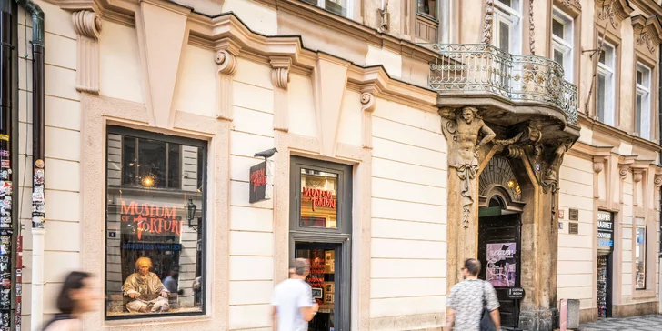 Expozice mučicích nástrojů v Museu Tortury: vstupy pro rodiny i jednotlivce
