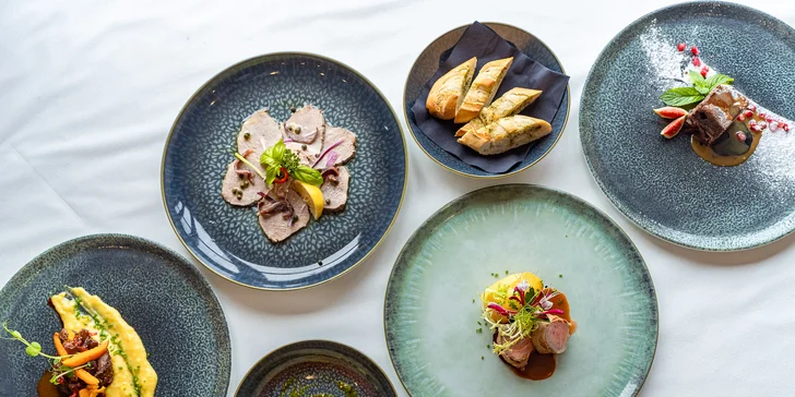Degustační menu Festival chutí pro 2 osoby: vitello tonnato, panenka, steak i dezert
