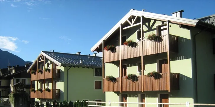 Týden v Dolomitech: lyžařská oblast Madonna di Campiglio-Pinzolo, apartmán pro 2-4 osoby, sauna
