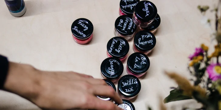 Kurz výroby 12 vánočních dárků: sójové svíčky, balzámy na rty i tělový krém, 1-2 osoby