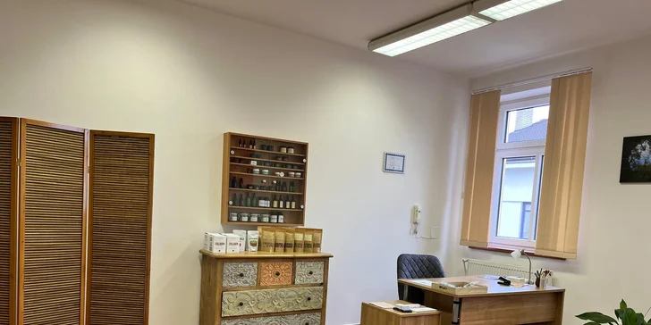 Masáž podle výběru a manuální lifting obličeje s použitím 100% přírodních olejů