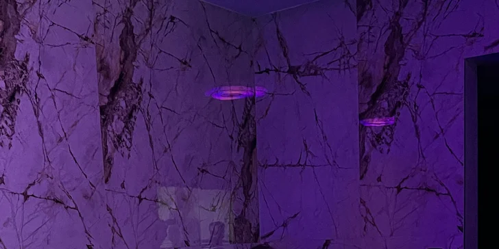 Privátní VIP wellness na 2-5 hodin: hydromasážní vana, sauna, občerstvení, víno i sushi set
