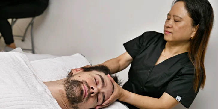 Blaženost a relax u metra Budějovická: asijské masáže dle výběru na 30 až 120 minut
