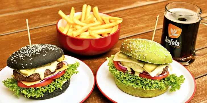 Šťavnaté burgery ve Flames Fusion: samostatně nebo v menu s přílohou a nápojem