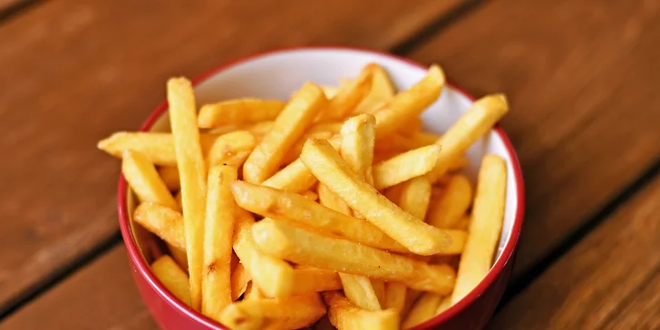 Šťavnaté burgery ve Flames Fusion: samostatně nebo v menu s přílohou a nápojem