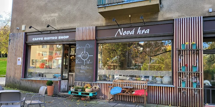 Sladká či slaná snídaně dle výběru a káva či džus pro jednoho v bistru Nová hra