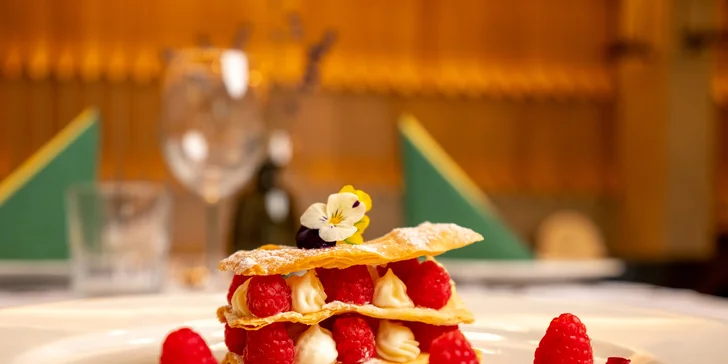 Pětichodové menu s panenkou a rump steakem i relaxace ve wellness pro 2 osoby
