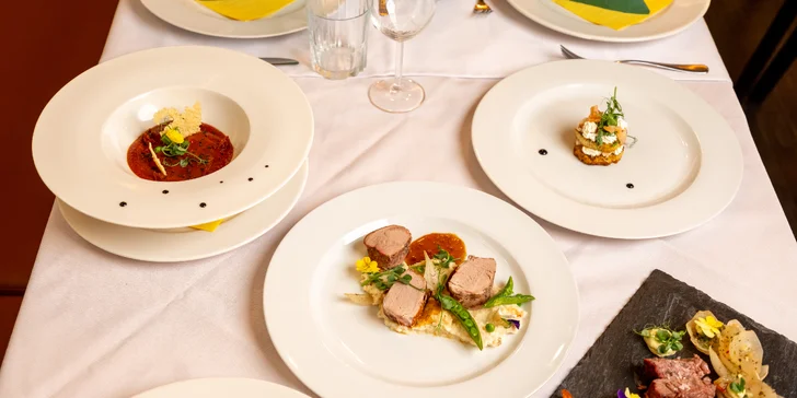 Pětichodové menu s panenkou a rump steakem i relaxace ve wellness pro 2 osoby