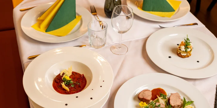 Pětichodové menu s panenkou a rump steakem i relaxace ve wellness pro 2 osoby
