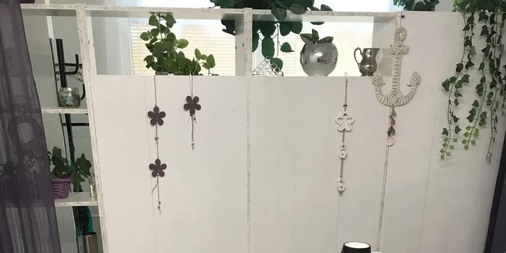 Kompletní kosmetické ošetření pleti s barvením a úpravou obočí u metra Střížkov