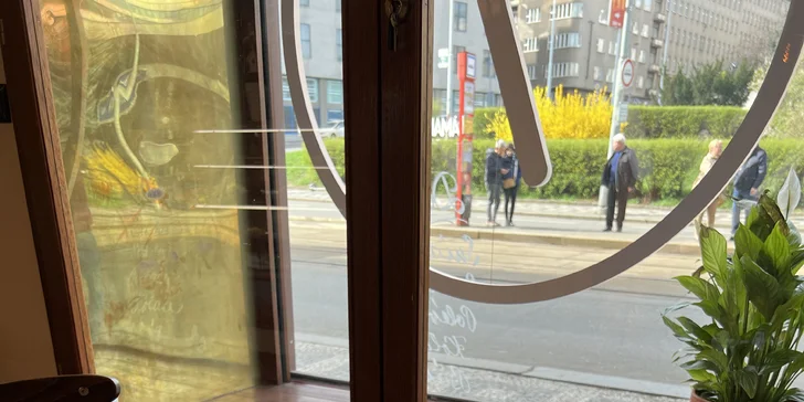 Otevřené vouchery do turecké kavárny Cafe7 na jídlo i pití: 300-1000 Kč