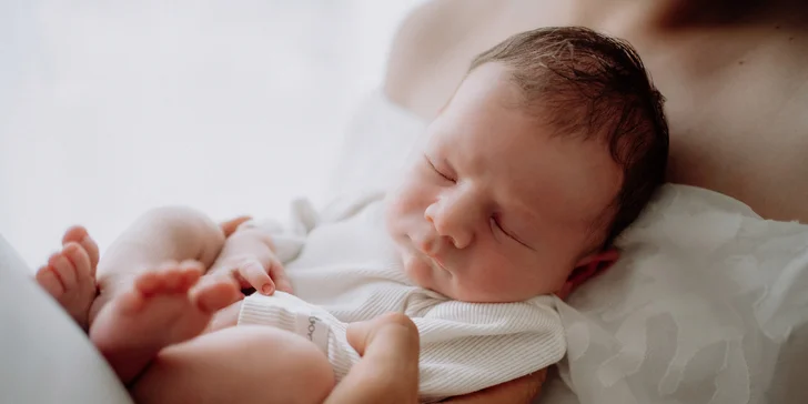 Focení v ateliéru pro páry či rodinu: 20 až 40 upravených snímků