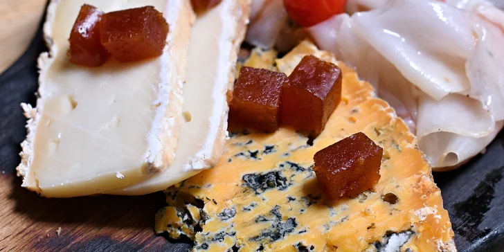 Španělské menu pro 2 osoby: tapas, slávky, foie gras, chobotnice i dezert a španělské víno